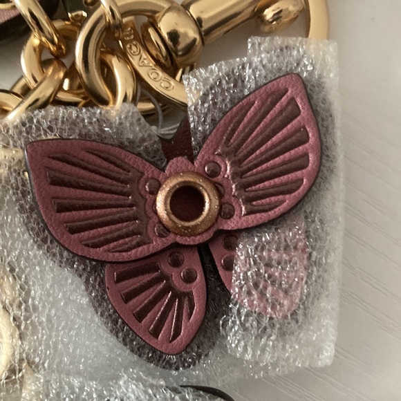 NWT Coach RARE Butterfly Cluster Charm keyring Pink with its pouch - Picture 6 of 9